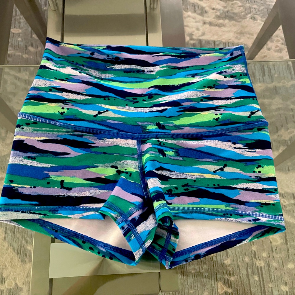 Lululemon boogie shorts size 6 New Without Tags!